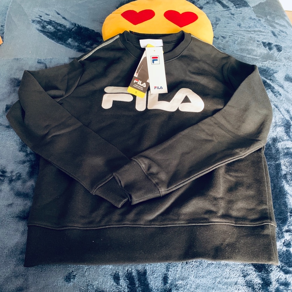 FILA sweatshirt, like new. Wore once.